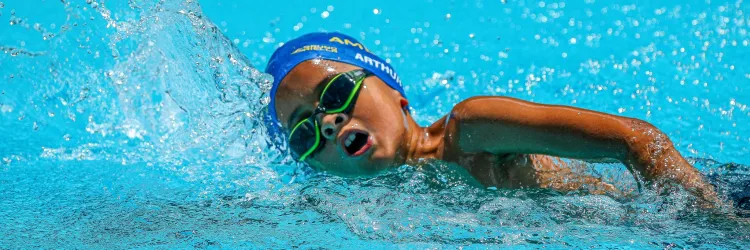 Natação na Piscina Olímpica da Bahia