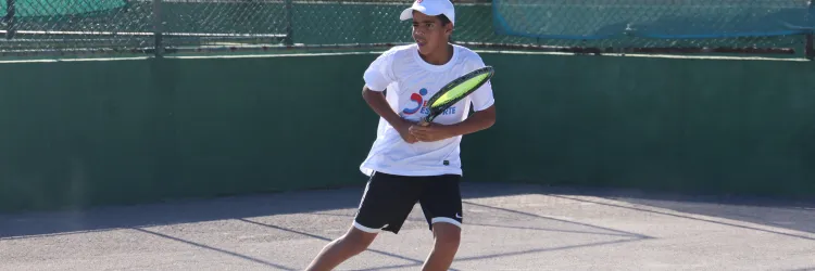 João Aquino no treinamento com Evaldinho