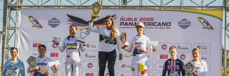 PAOLA REIS NO PÓDIO 