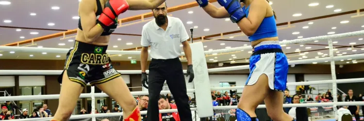 A atleta Carolina Sousa vem consolidando um ano vitorioso para a Bahia e para o Brasil no kickboxing.