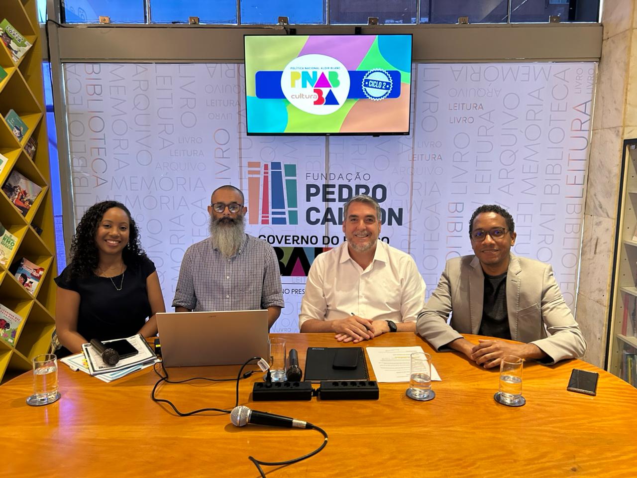 Ingrid Paixão, Walter Silva, Sandro Magalhães e Anielson Santos debateram os Editais na livre