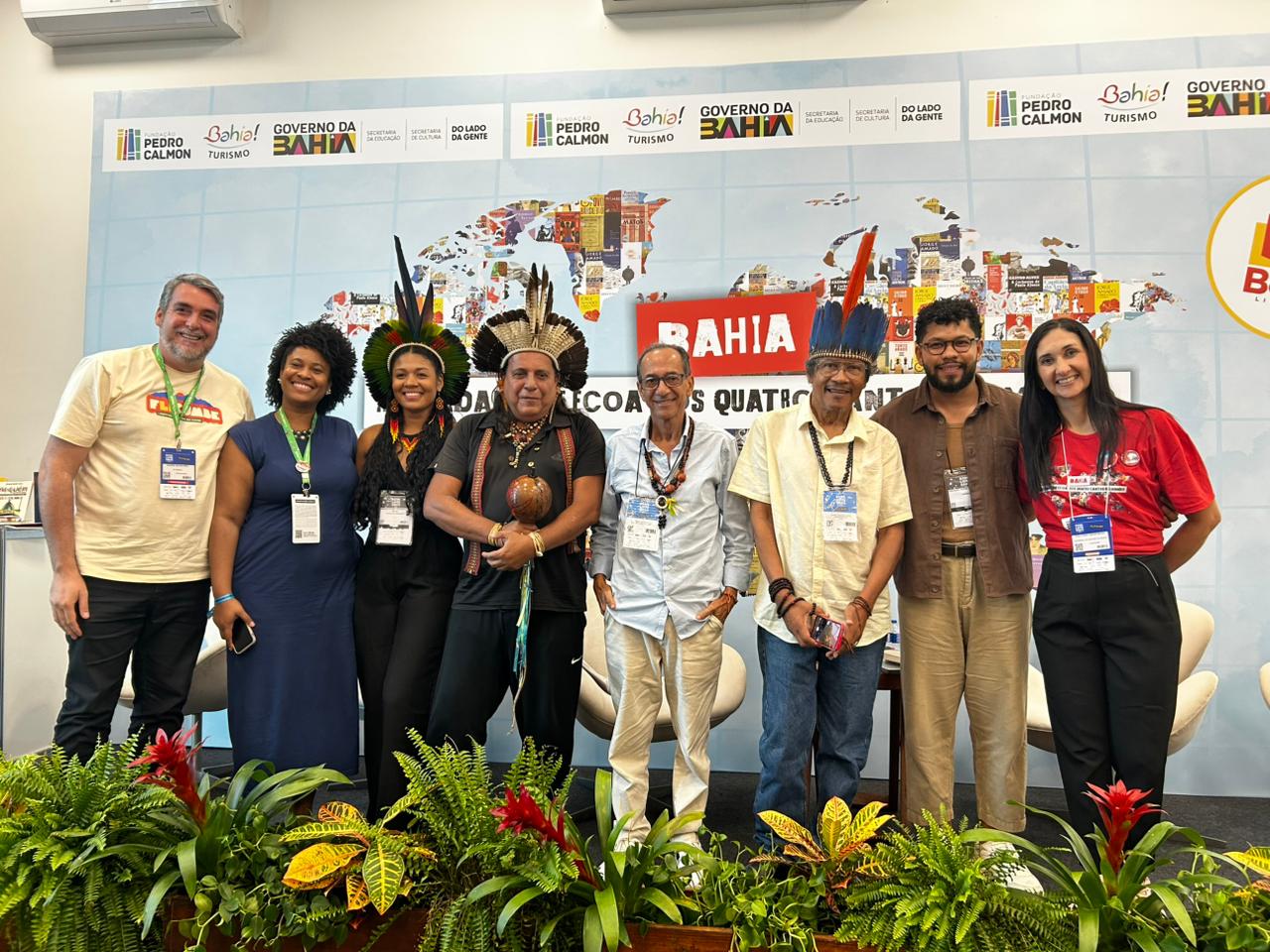 Bienal 2026: Com recorde de autores independentes, 'Vozes da Bahia' se consolida como vitrine da nova literatura baiana