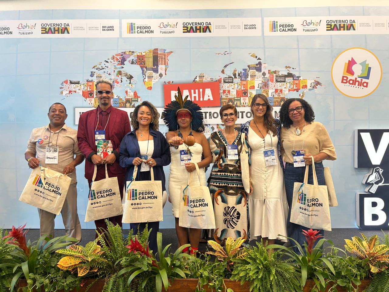 Bienal 2026: Com recorde de autores independentes, 'Vozes da Bahia' se consolida como vitrine da nova literatura baiana