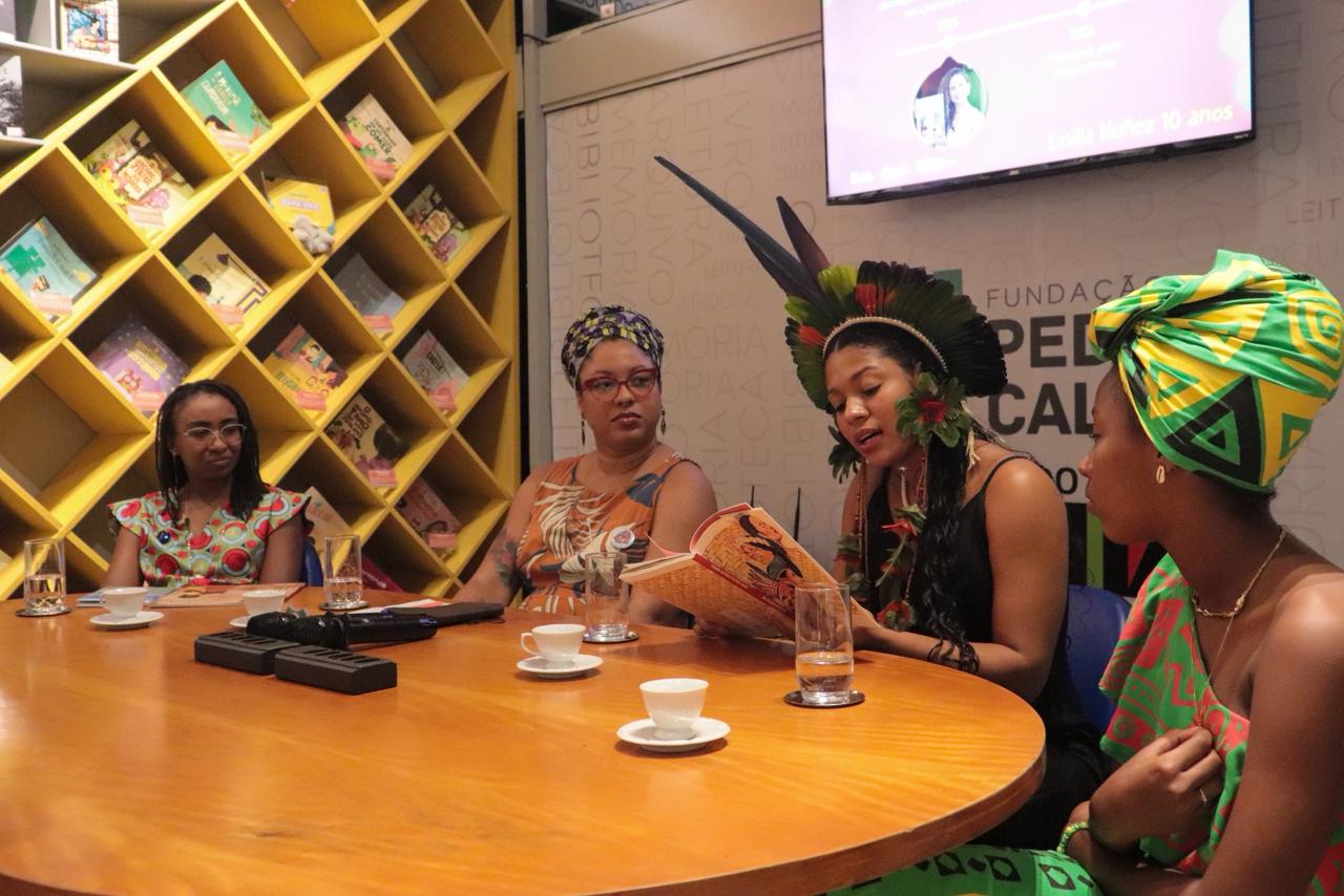 “Vozes Femininas na Literatura”