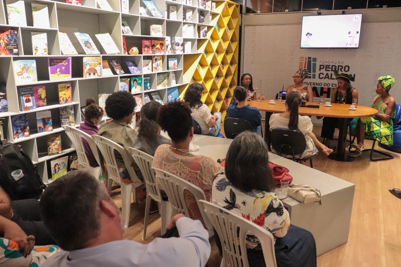 “Vozes Femininas na Literatura”