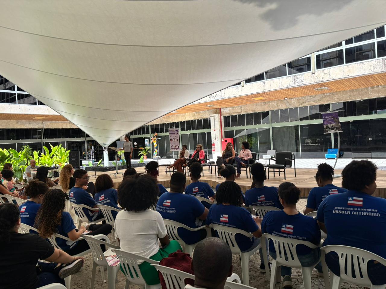 Roda de Conversa sobre enfrentamento à violência 