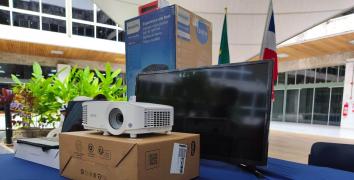 FPC e IADES entregam kits para equipar 18 pontos de leitura e bibliotecas de oito territórios de identidade da Bahia