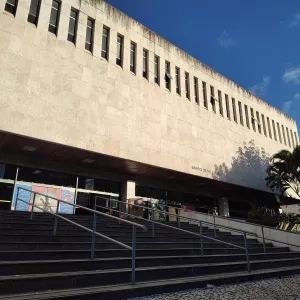 Fachada central da BCEB