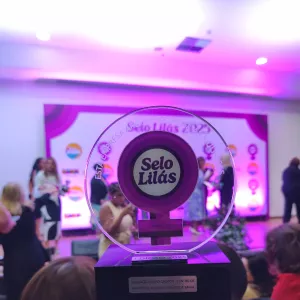 Fundação Pedro Calmon recebe Selo Lilás do Governo da Bahia por ações que estimulam a igualdade de gênero