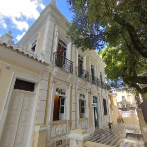 Fachada da Biblioteca Anísio Teixeira