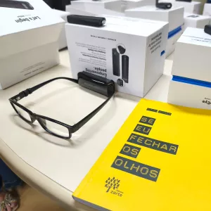 FPC compra óculos de inteligência artificial que garantem acessibilidade às pessoas com deficiência visual nas bibliotecas estaduais