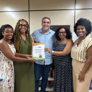 Carta de professoras escritoras destinada à Fundação Pedro Calmon pede consolidação dos eventos literários como política pública de educação e cultura.