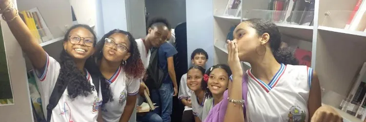 FPC leva Biblioteca de Extensão para Periferia de Direitos no aniversário do Bairro da Paz