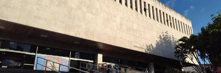 Fachada central da BCEB