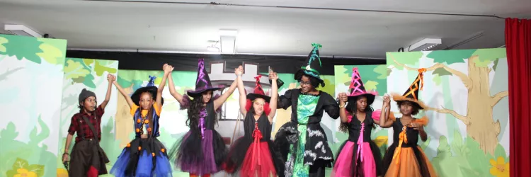 Cia de Teatro da Biblioteca Infantil Monteiro Lobato estreia peça ‘A Bruxinha que Era Boa’