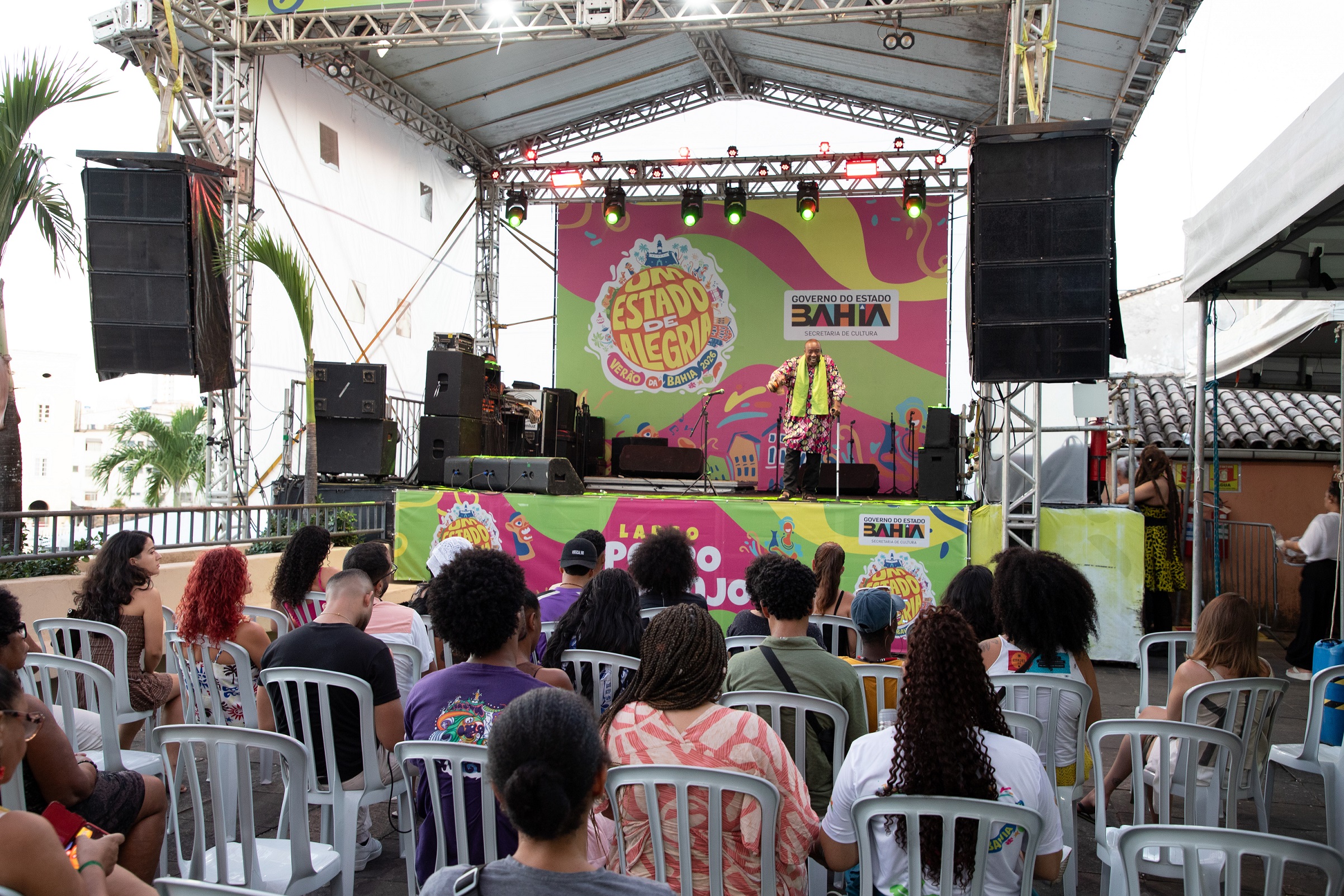 Público assistiu às esquetes do Cenas Curtas, encerrando programação do Verão das Artes