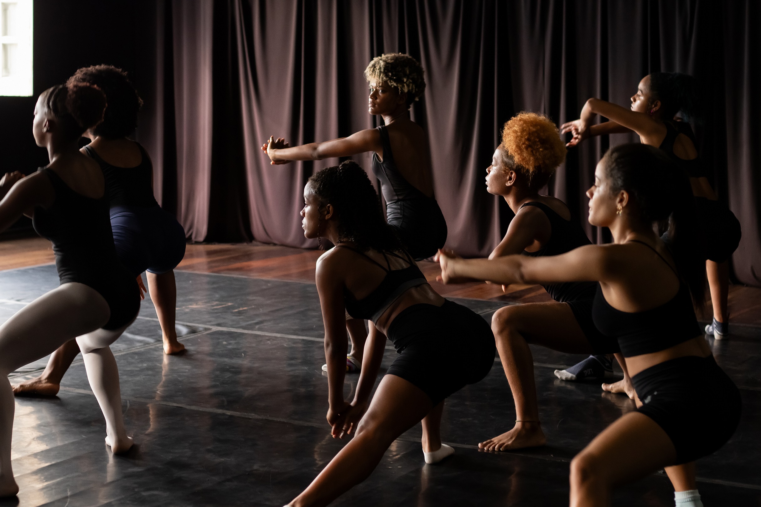 Núcleo de Extensão da Escola de Dança da Funceb abre 80 vagas gratuitas em Alagados