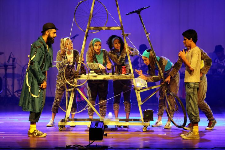 Vista por mais de 4.000 pessoas, a peça 