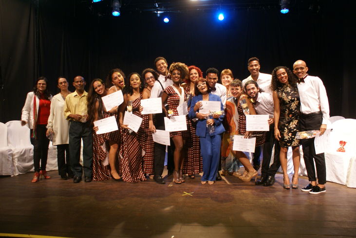 Alunos fizeram colação de grau em cerimônia com familiares e gestores de cultura