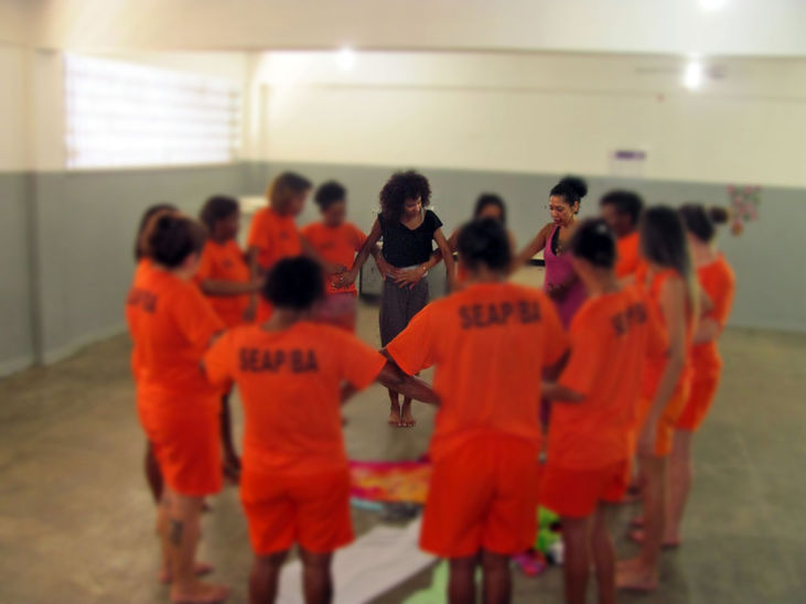 Rita Carneiro e Ana Talita, professoras dos Cursos Livres da Escola de Dança da Funceb, deram aula de dança do ventre e stiletto, no CPF