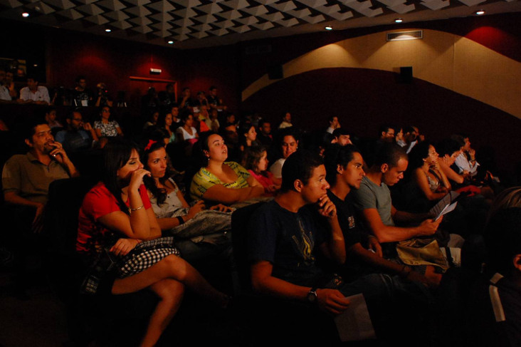 Espectadores na Sala Walter da Silveira (Foto: Divulgação)