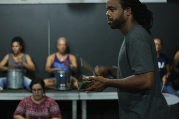 Aula de Percussão com Fábio Alexandre (Foto: Jacson do Espírito Santo)