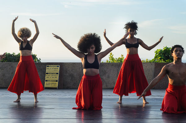Grupos Residentes da Escola de Dança da Funceb (Foto: Ravena Sena)