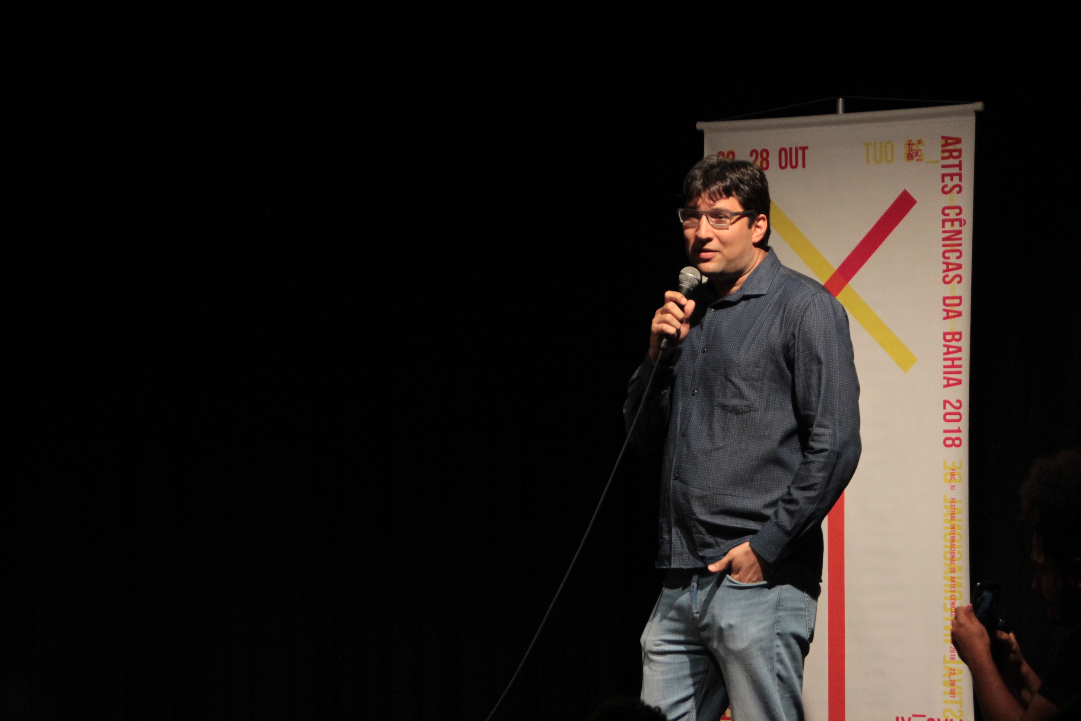 Jerônimo no palco do cabaré dos novos