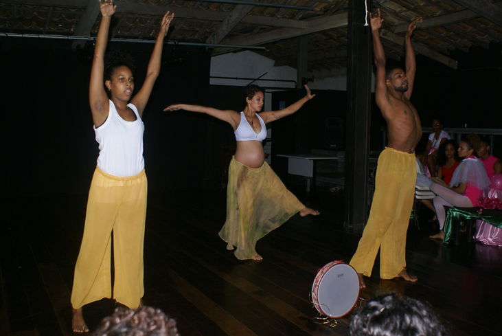 Projeto desenvolvido por alunos e com professores convidados ocupa a instituição, em julho