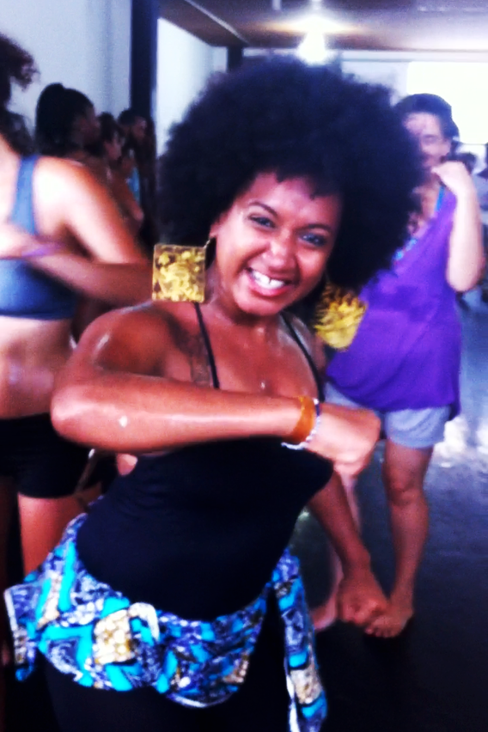 A professora Tatiana Campelo comanda aulão aberto de Dança Afro Brasileira