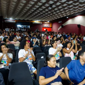 Programa Bahia Pela Paz leva 130 jovens para assistir filme “Sonho de Arrocha” através de articulação entre SJDH e SecultBA