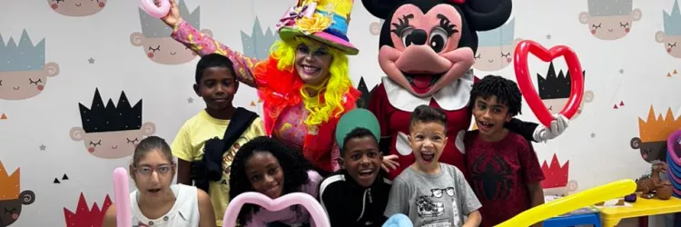 Crianças alegres no Dia da Criança CERPDF