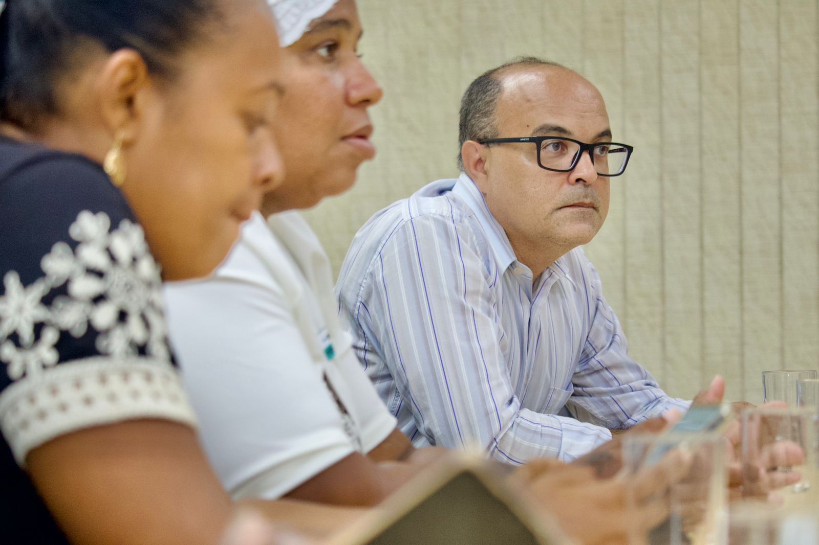 Inema recebe moradores de São Tomé de Paripe para esclarecer ações sobre contaminação na praia