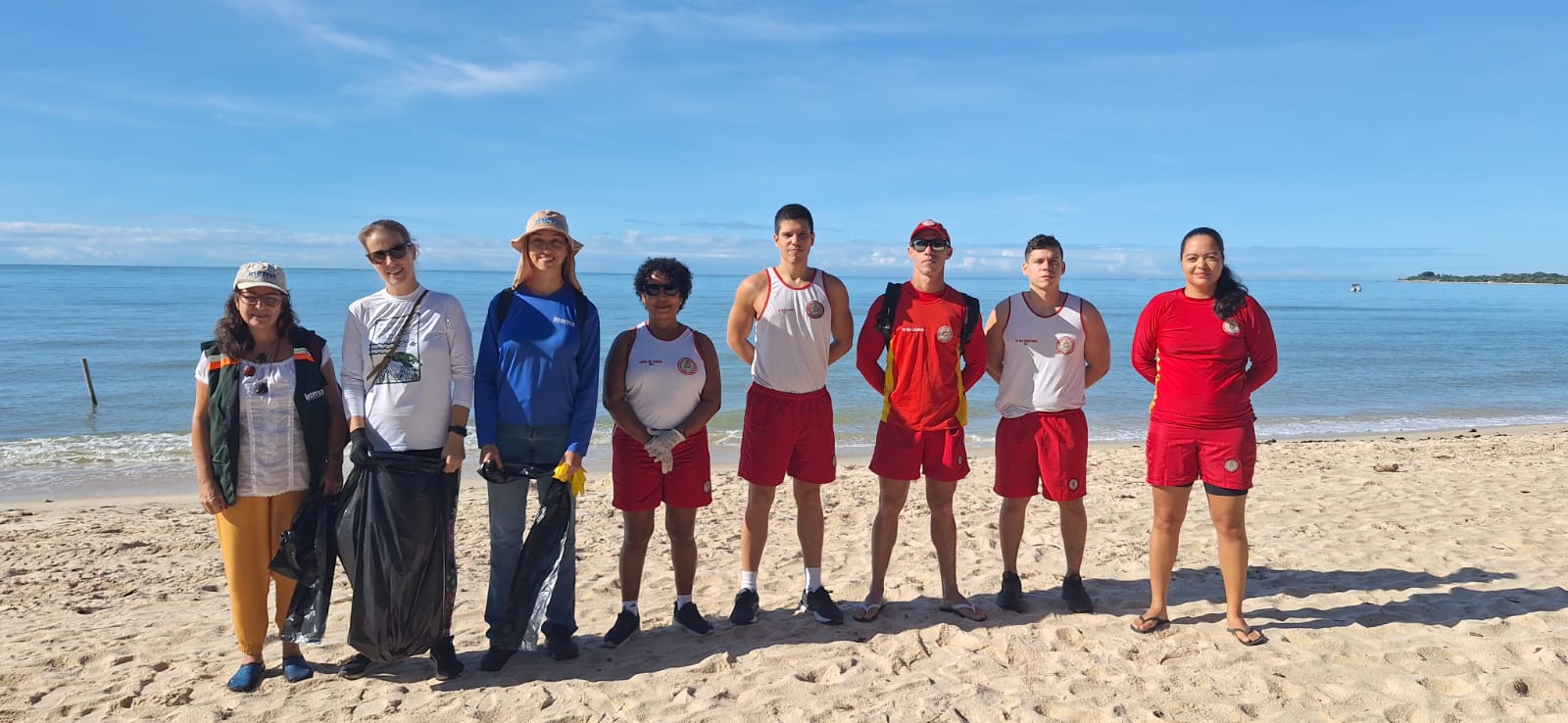 Dia Mundial dos Oceanos é celebrado com ações de educação ambiental no Extremo Sul da Bahia