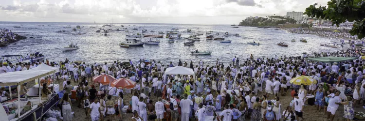 Previsão do Tempo: Chuvas isoladas no litoral marcam a Festa de Iemanjá e o final de semana
