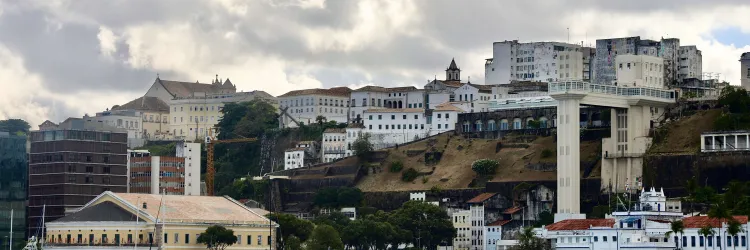 Previsão do Tempo: Frente fria favorece chuvas em áreas da Bahia durante feriado, aponta Inema