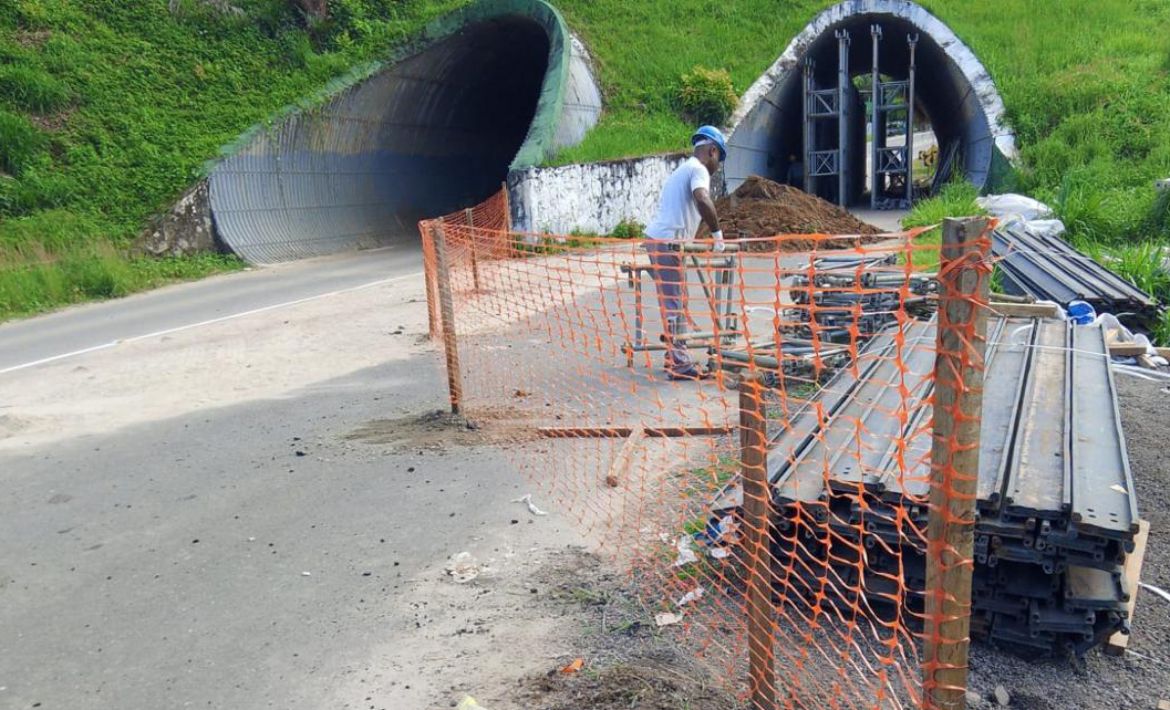 Tráfego na BA-882, em Vera Cruz, é interditado para recuperação de túnel
