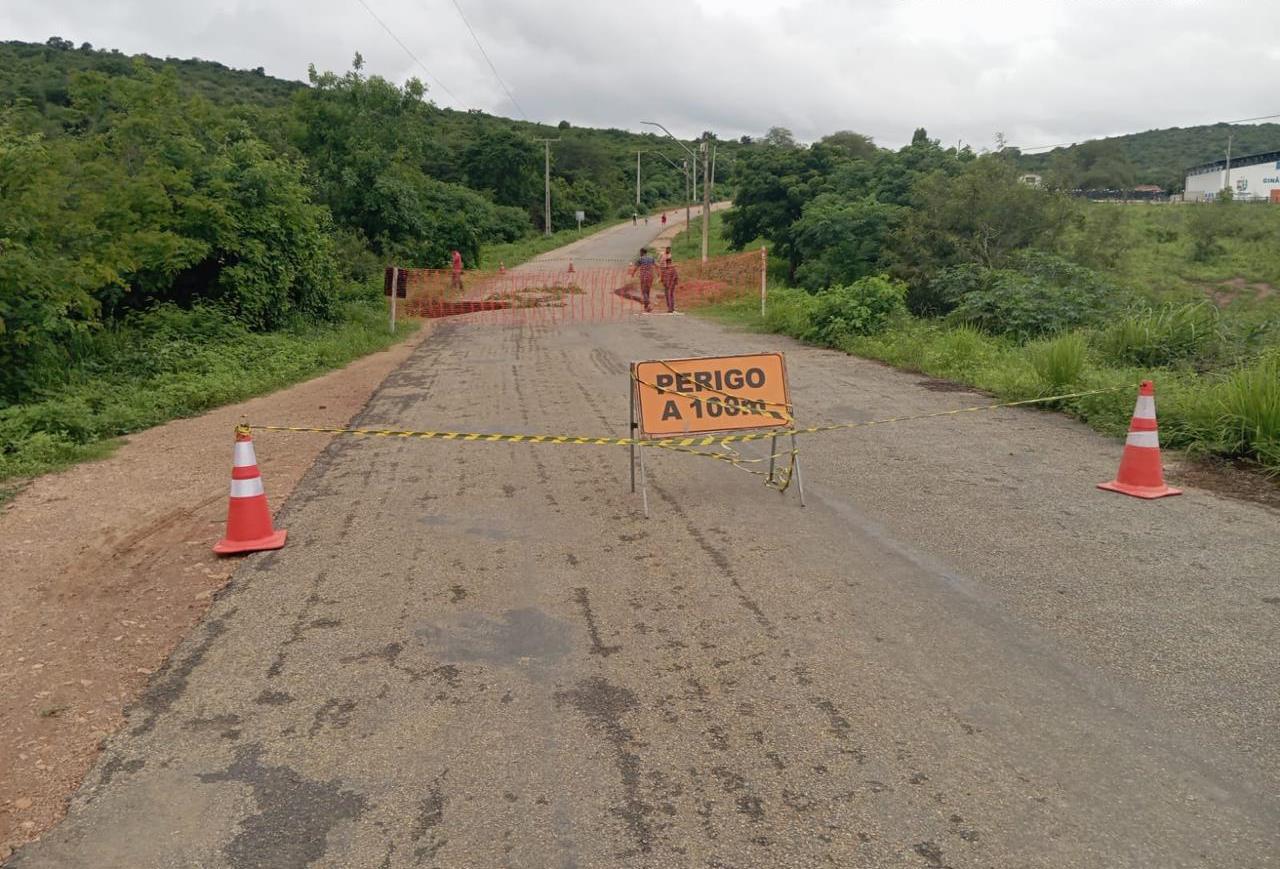 BA-270, entre Encruzilhada e Ribeirão do Largo