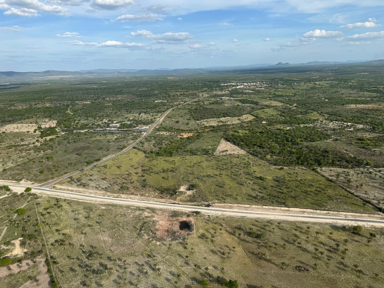 BA-120, entre Monte Santo, Cansanção e Queimadas
