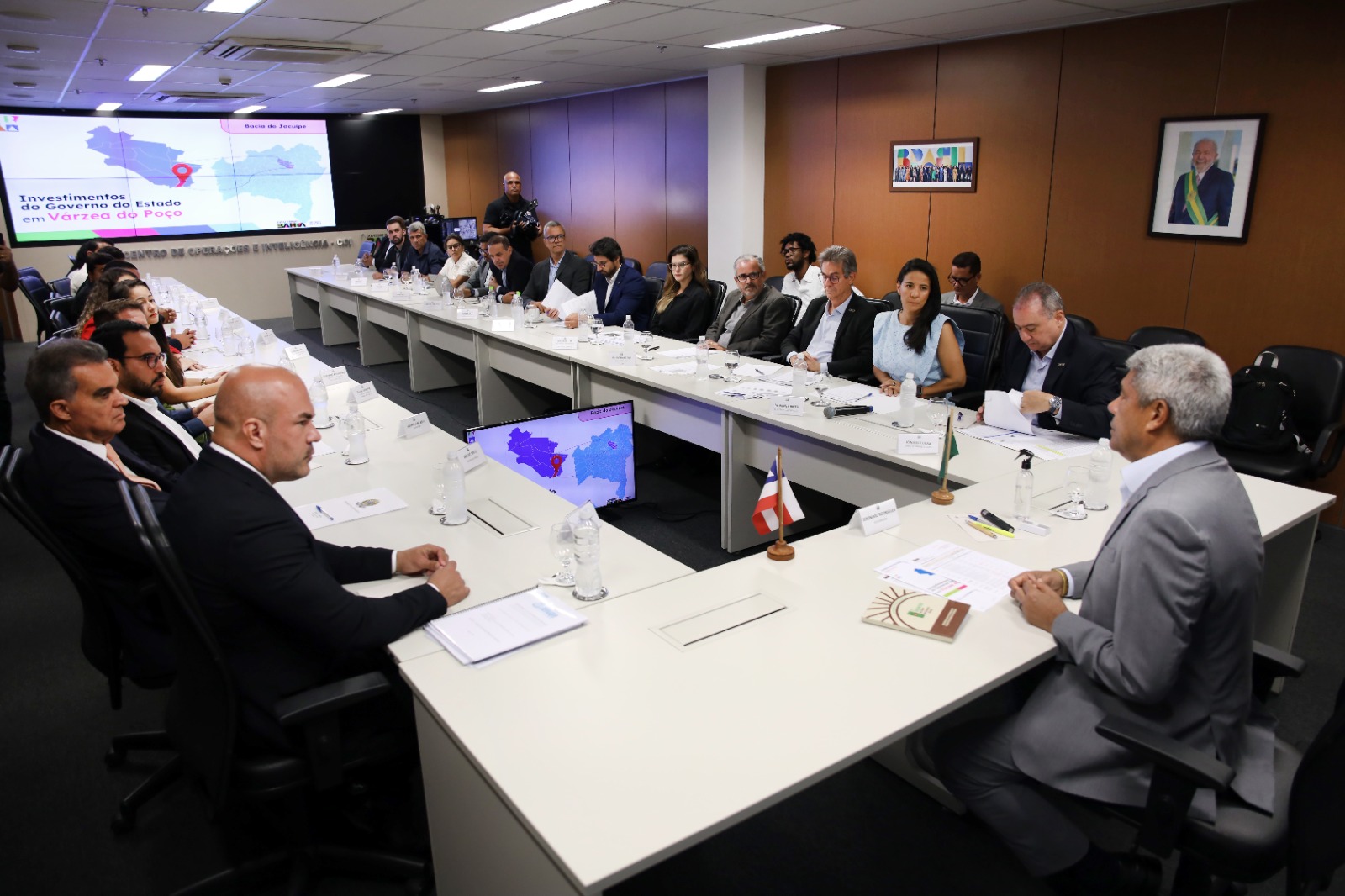 Governador se reúne com prefeito de Várzea do Poço e reforça parceria com entregas e novos investimentos