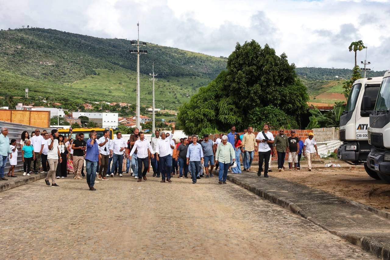 Em Cravolândia, obras de infraestrutura, saúde e educação são autorizadas pelo Estado