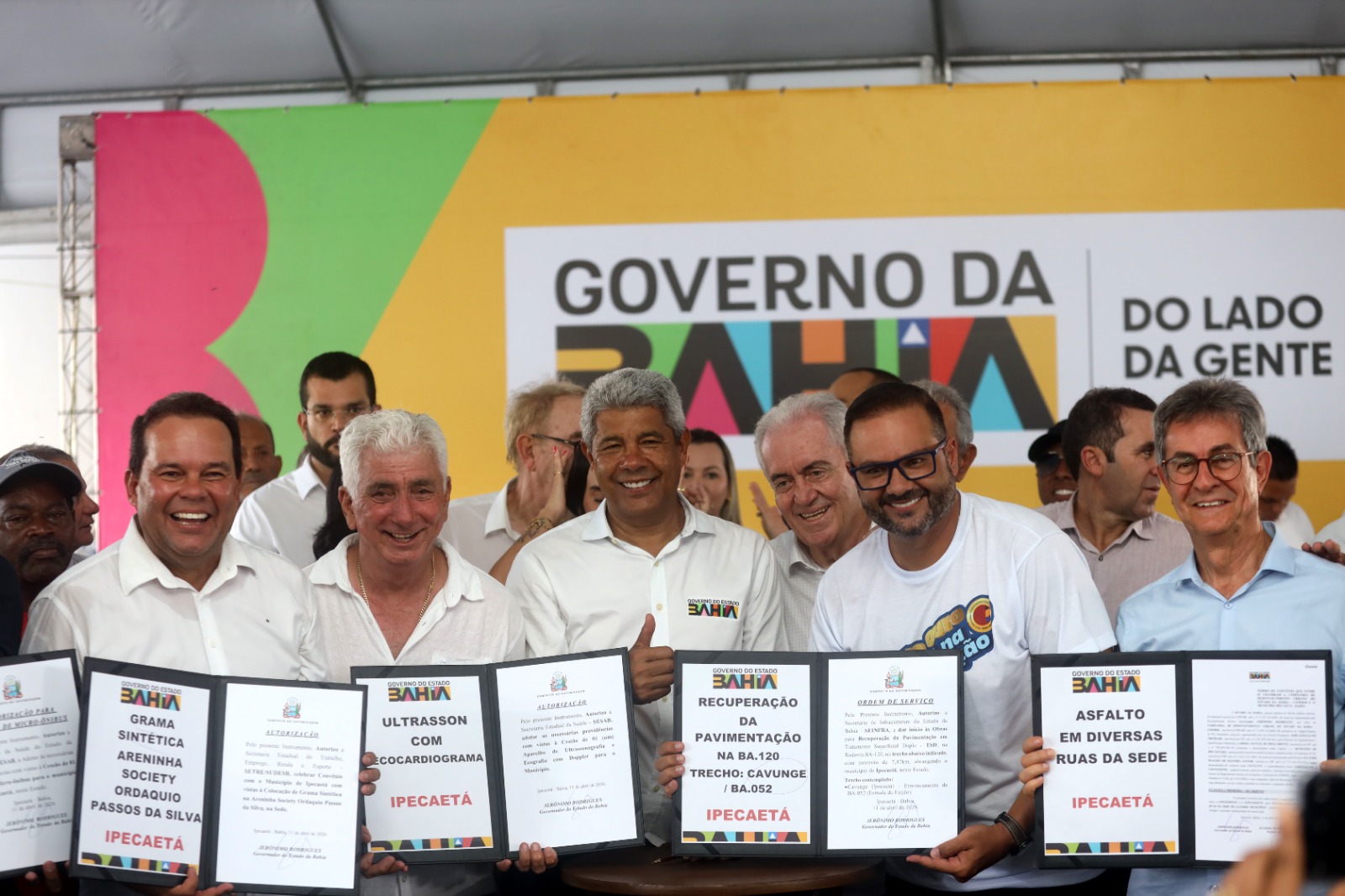 Governador autoriza obras de infraestrutura e educação e reforça serviços em Ipecaetá