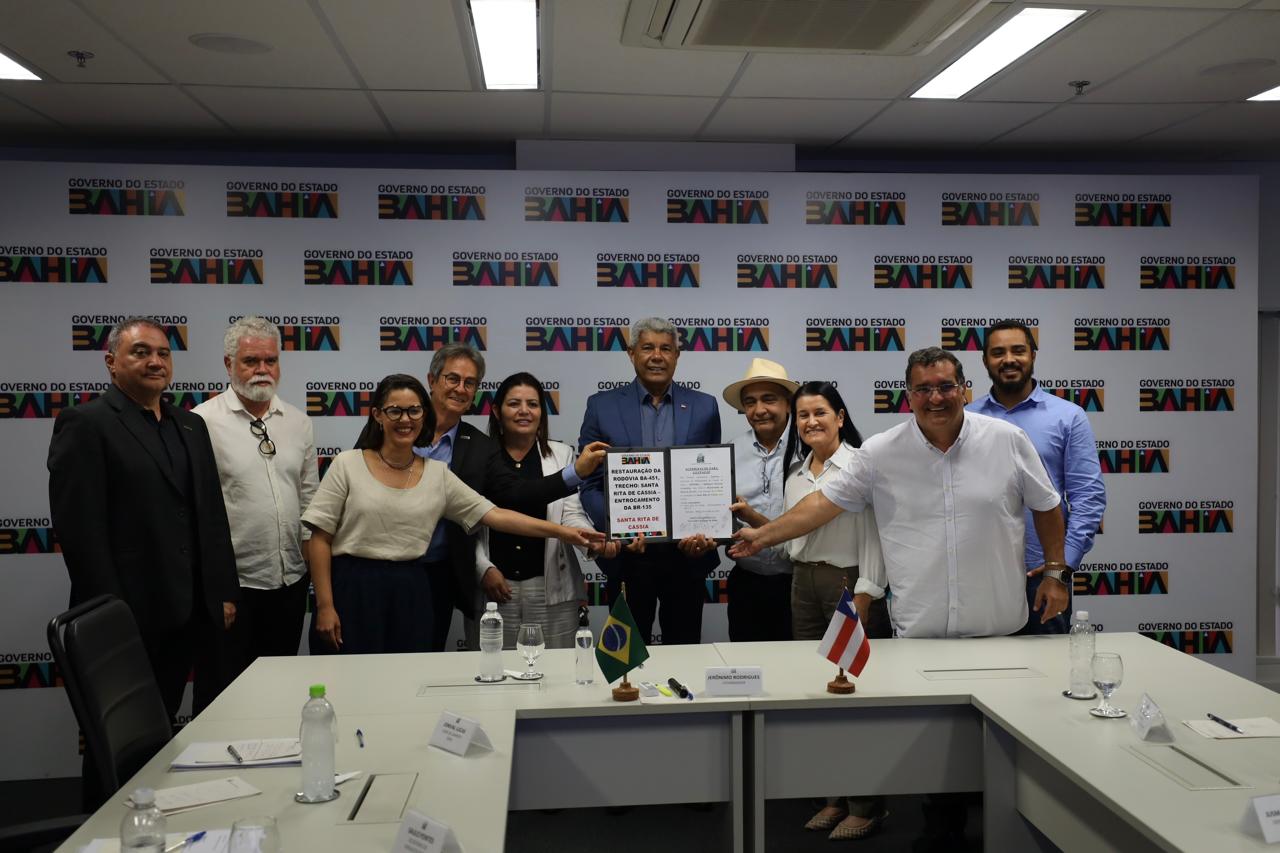 Governador autoriza obras e discute investimentos com prefeito de Santa Rita de Cássia