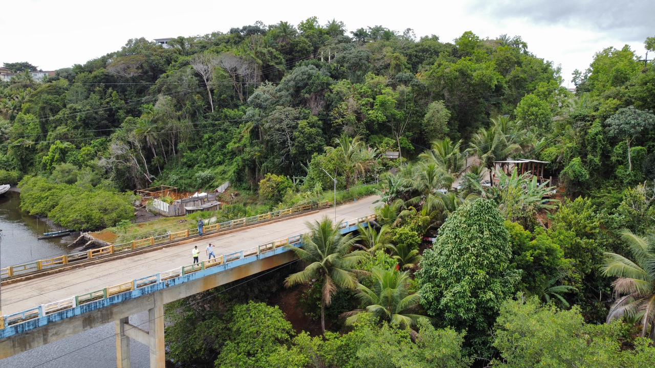 Ponte sobre o Rio Acaraí, em Camamu