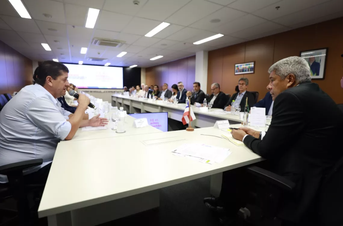 Encontro entre governador e prefeito de Umburanas define ações e garante entregas para o município