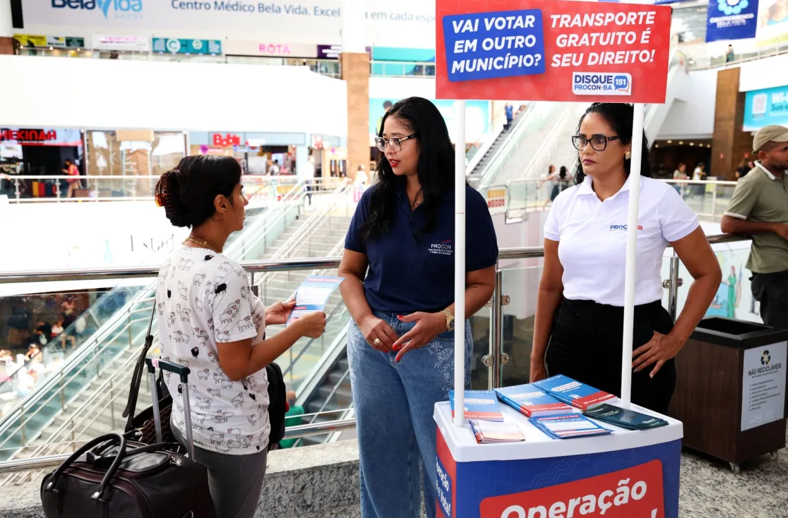 Blitz orienta passageiros sobre gratuidade do transporte no segundo turno das Eleições 2026