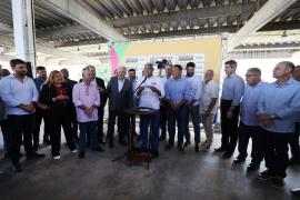 Entrega de Retroescavadeiras Thuane Maria GOVBA 02.jpg