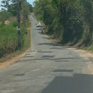 Acesso ao distrito de São Bento do Inhatá, na BA-784, em Amélia Rodrigues