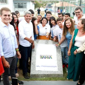 Comunidade escolar comemora entrega de duas unidades de ensino e avanços na educação de Santaluz