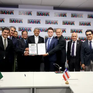 Pavimentação em trecho da rodovia BA-782, no Litoral Norte